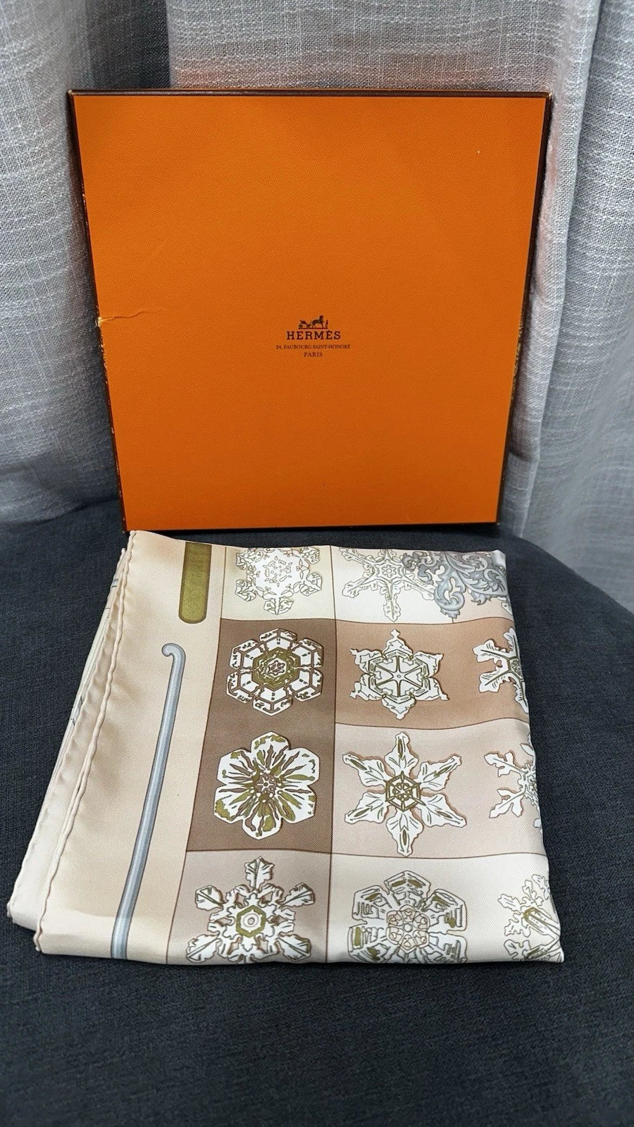Hermes Silk Snowflake ‘RARE’ Scarf (box Included)